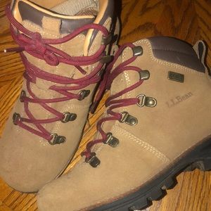LL Bean Knife Edge Waterproof Hiker Suede Boots